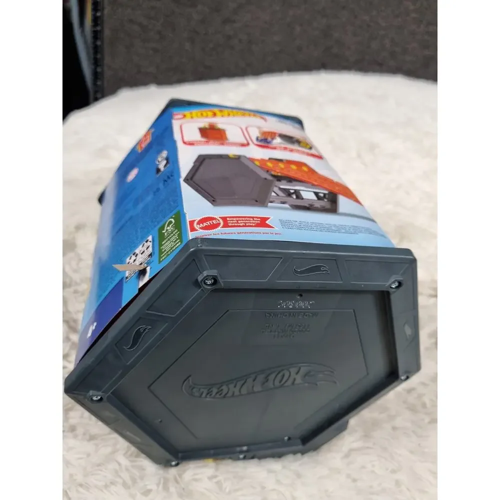 Hot Wheels Roll Out Raceway Track Set Storage Case With Car Stores 80 Cars New